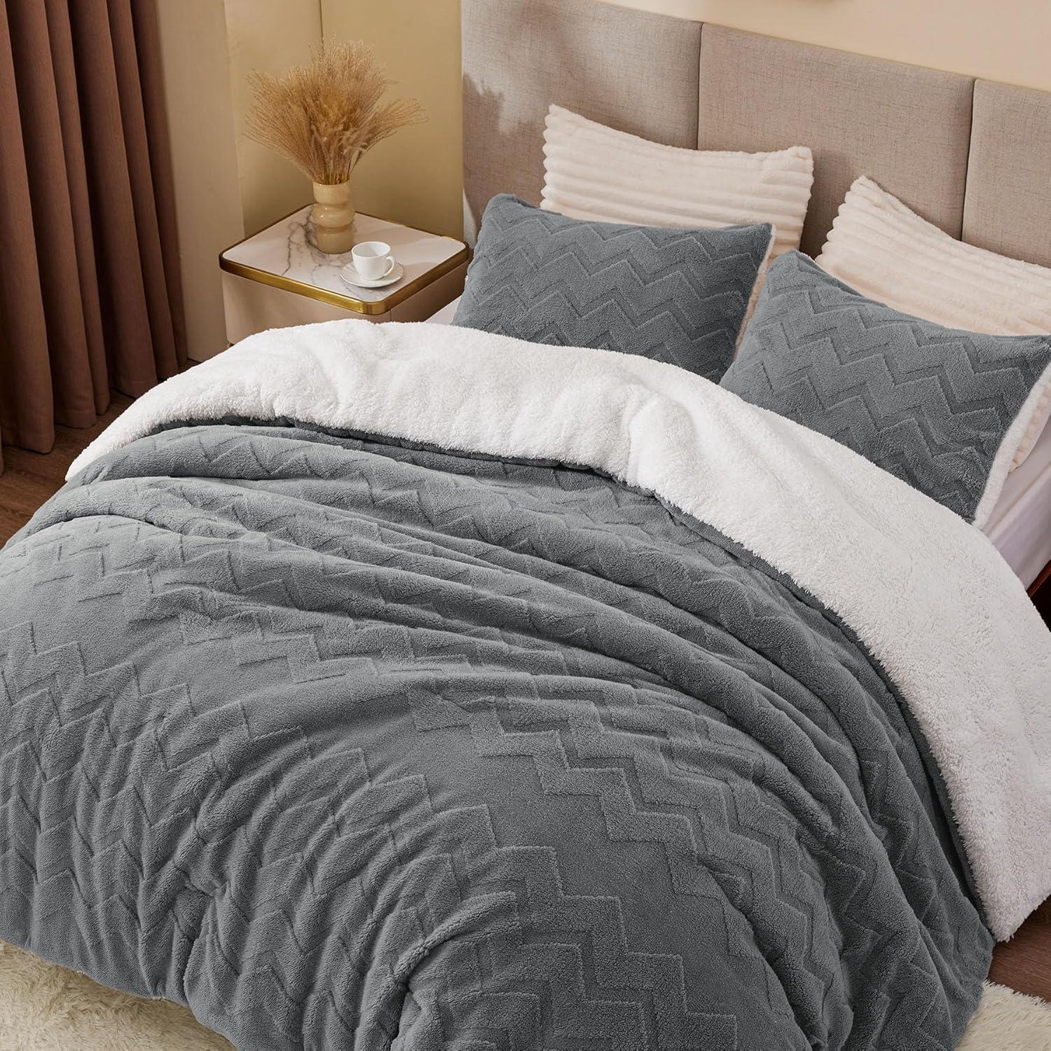 Gray Reversible Queen Sherpa Comforter Set with Pillowcases