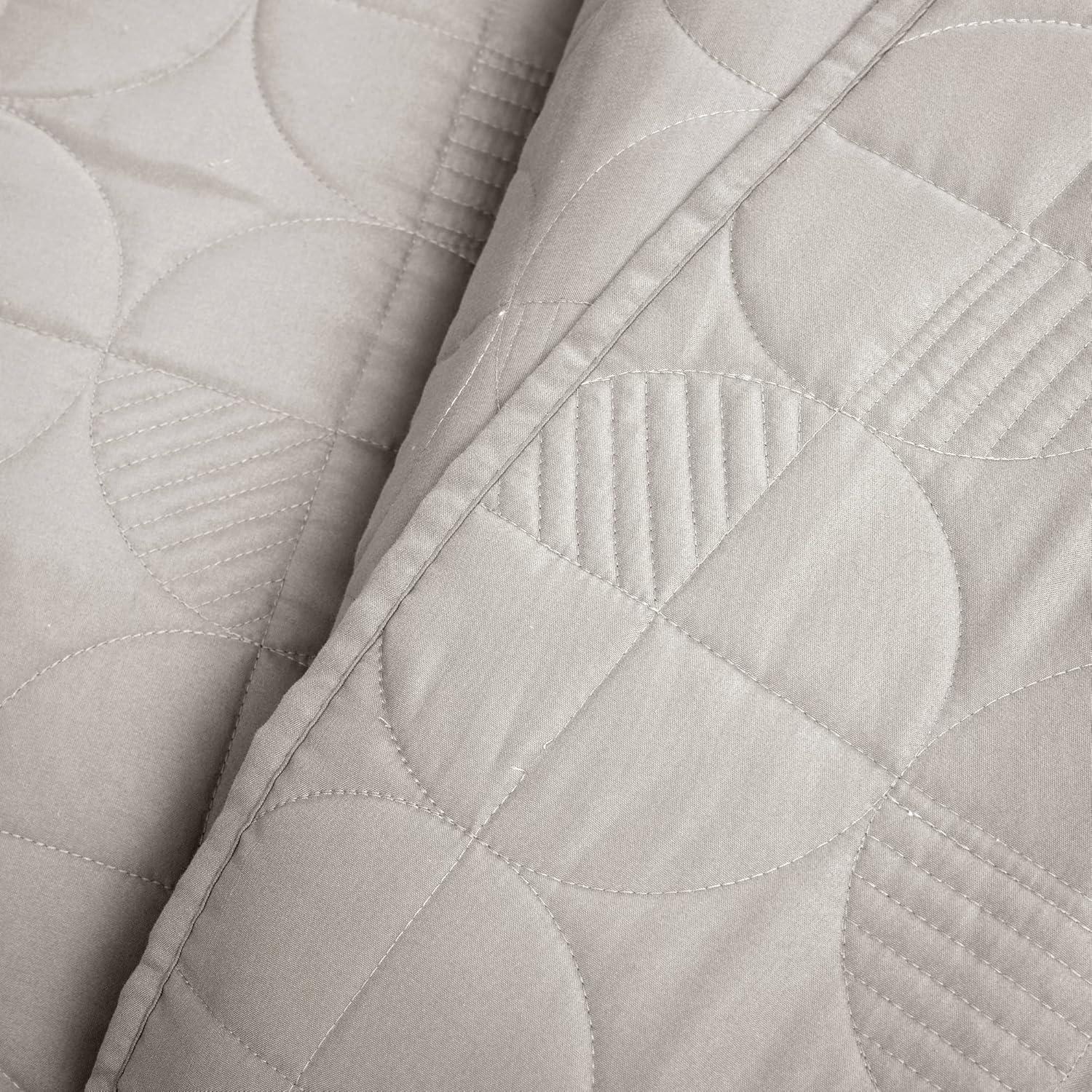 Gray King Cotton Reversible Quilt Set with Shams