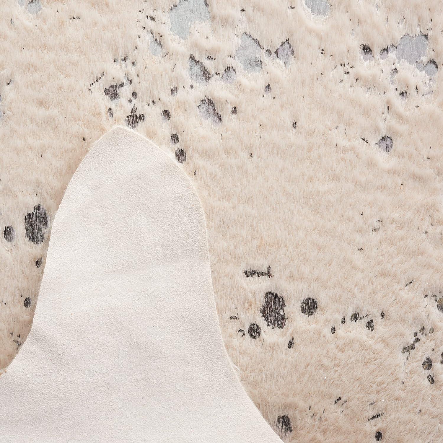 SAFAVIEH Faux Cow Hide Dalia Novelty Area Rug, Beige/Silver, 5' x 6'5"