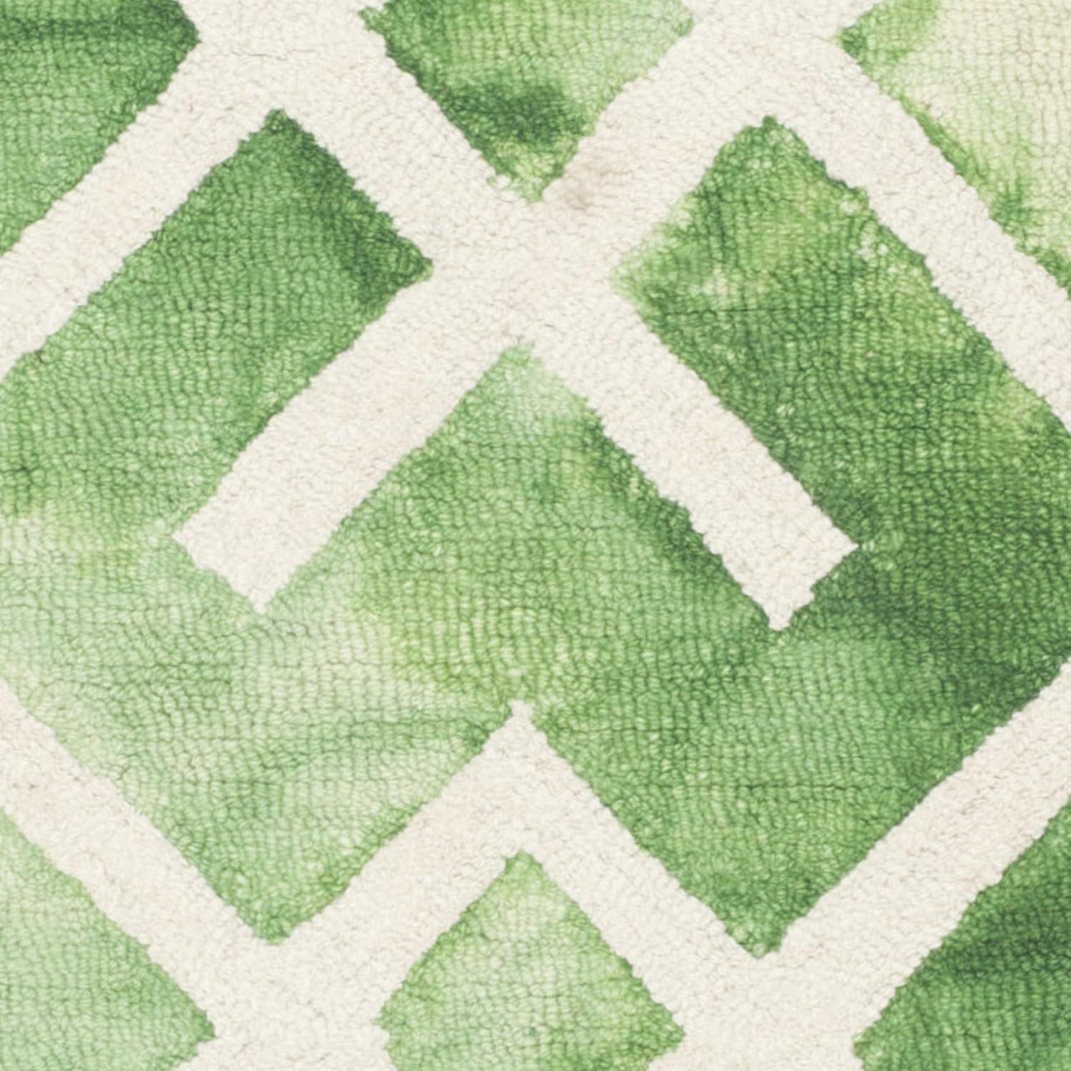 SAFAVIEH Dip Dye Seanna Overdyed Geometric Runner Rug, Green/Ivory, 2'3" x 6'