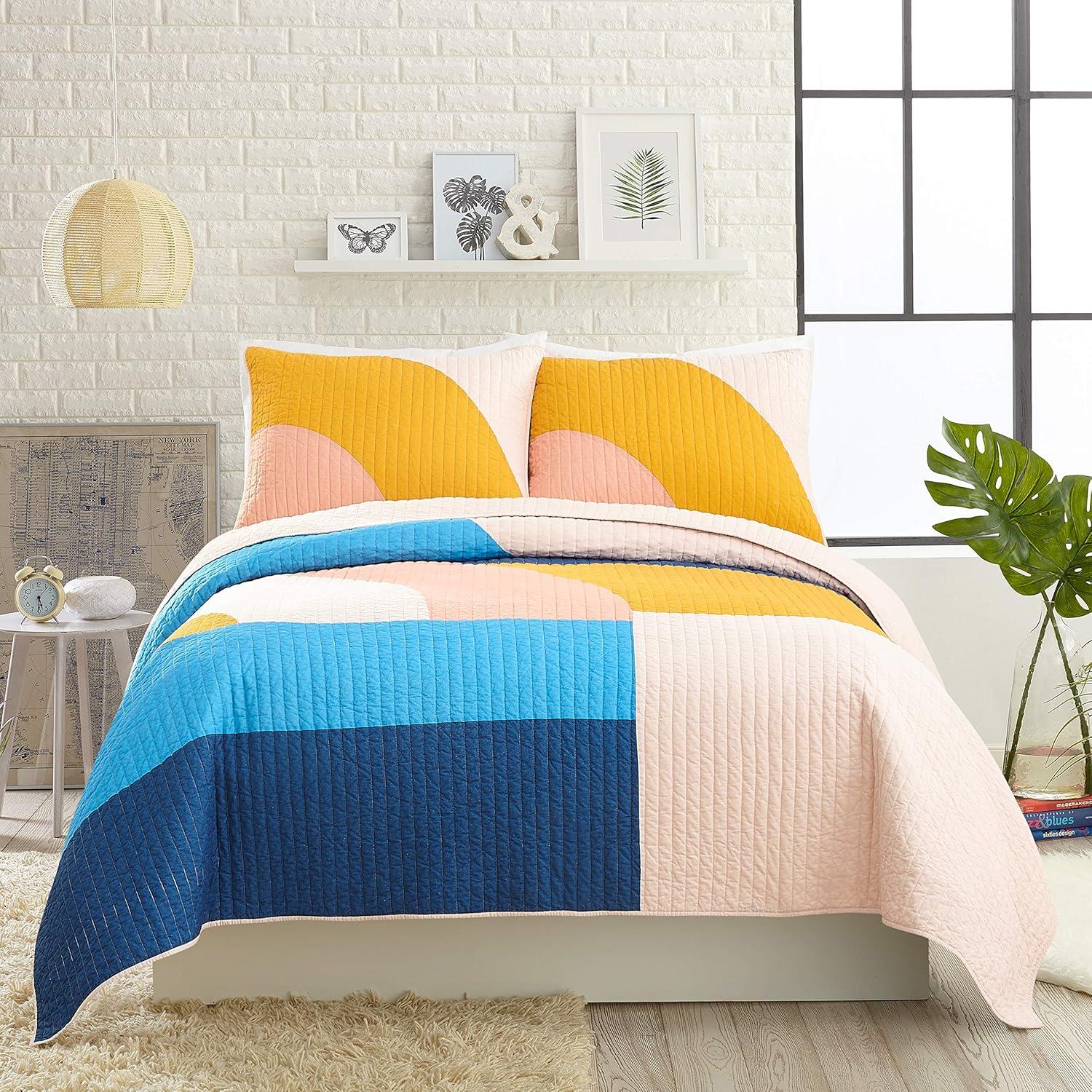 Modshapes Twin Pink and Blue Cotton Quilt Set