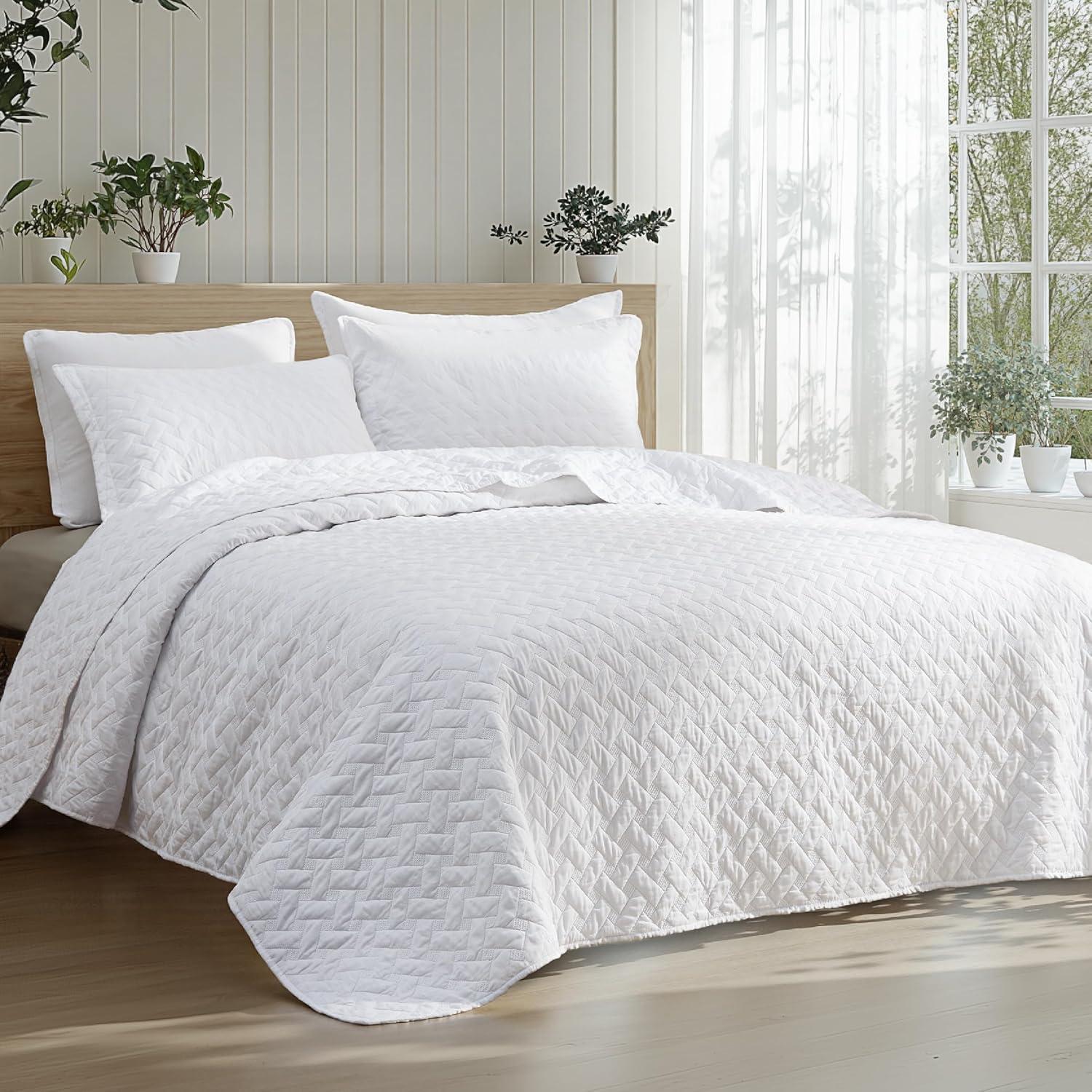 Lightweight Spring Quilt Set Oversized King Size White Bedding Set for All Seasons - Bedsure