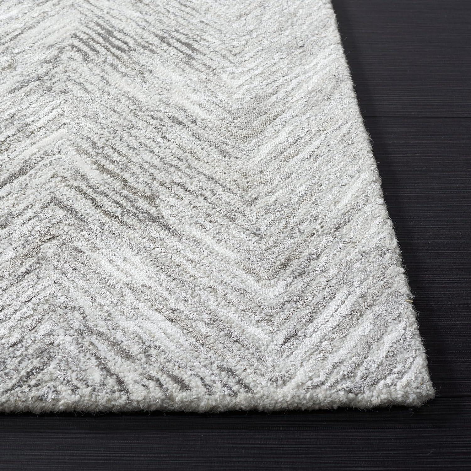 Soho SOH175 Hand Tufted Area Rug  - Safavieh