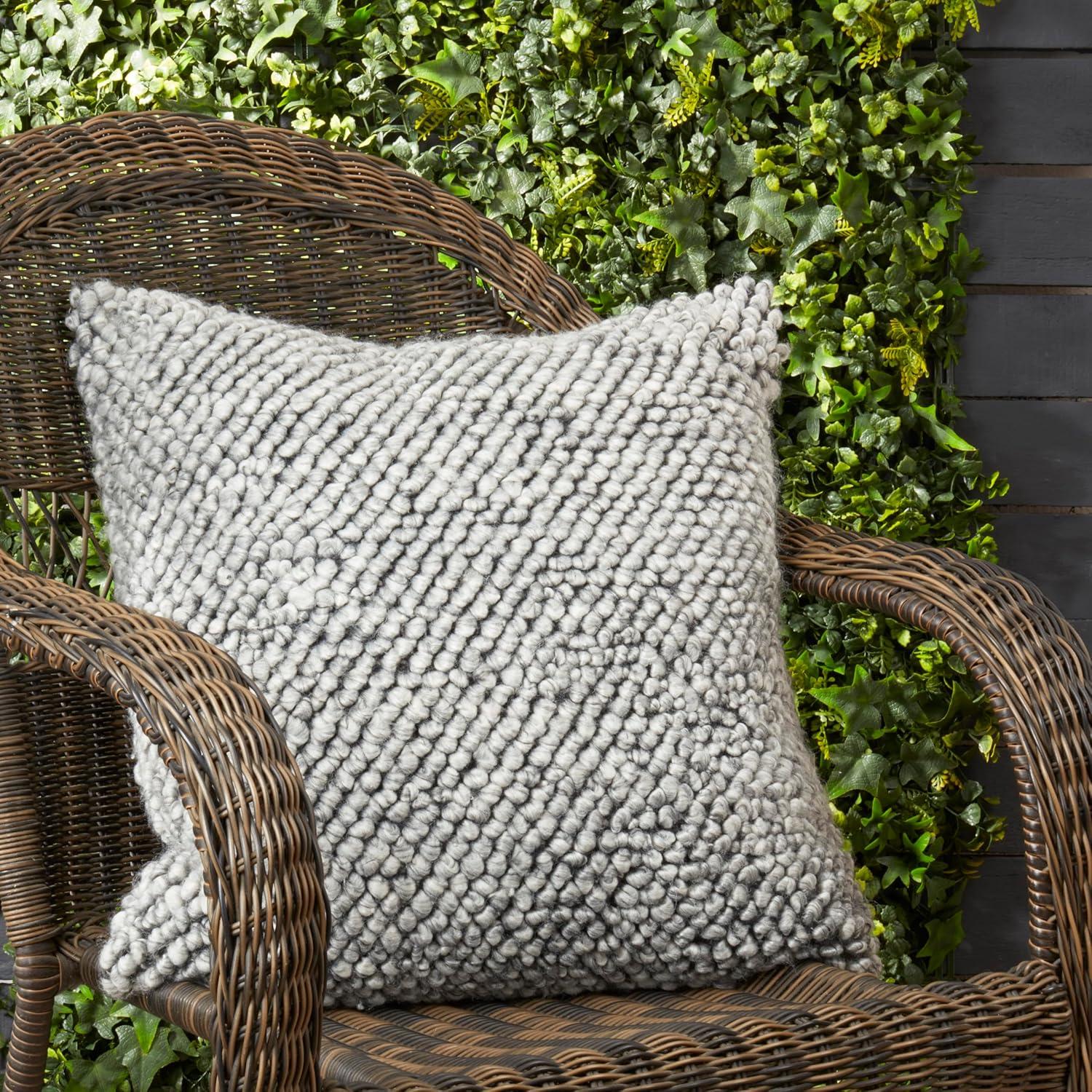 Saro Lifestyle Outdoor Oasis Tufted Poly Filled Throw Pillow, Gray, 20"x20"