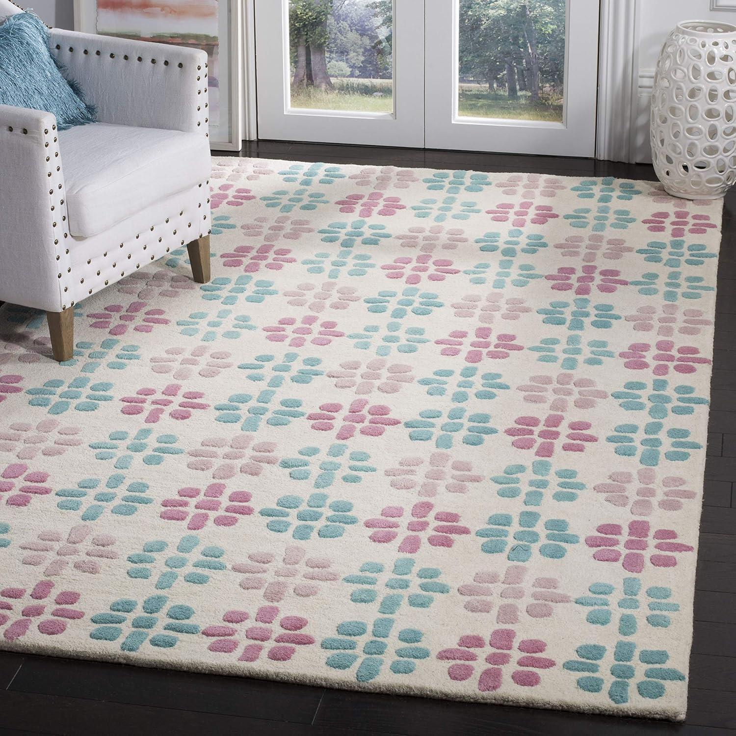 SAFAVIEH Soho Daisy Geometric Wool Area Rug, Ivory/Multi, 6' x 9'