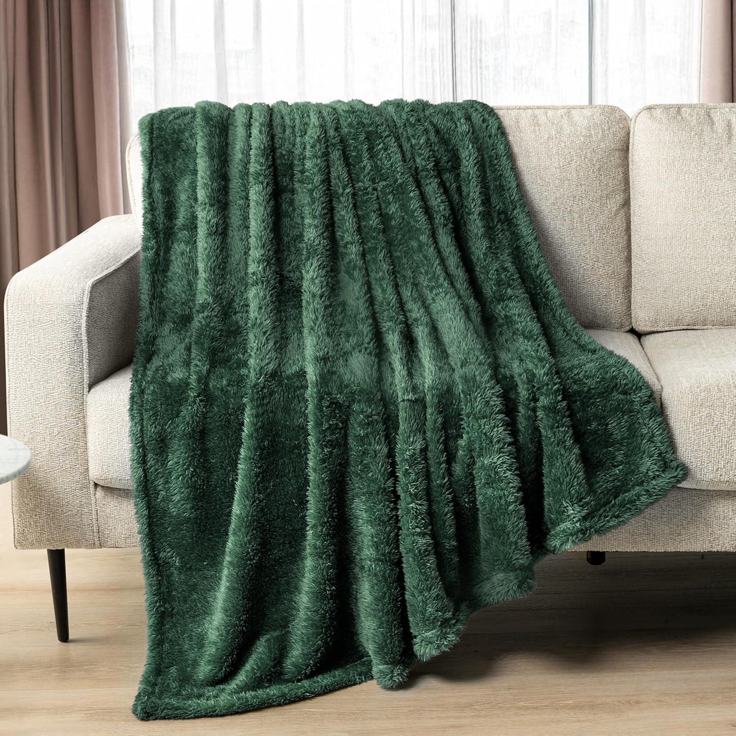 PAVILIA Plush Throw Blanket for Couch Bed, Faux Shearling Blanket and Throw for Sofa Home Decor, Emerald Green/Throw - 50x60