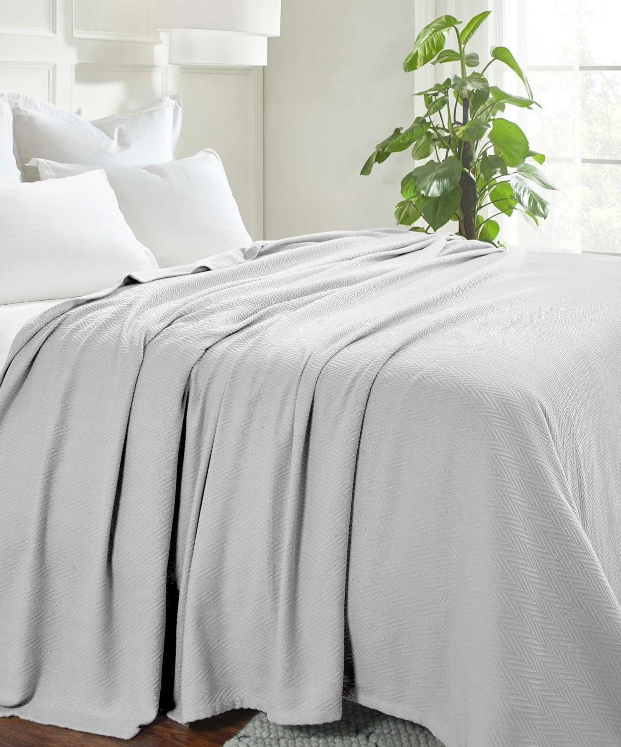 Superior Metro Chevron Zig-Zag All-Season Cotton Blanket, Twin, Silver