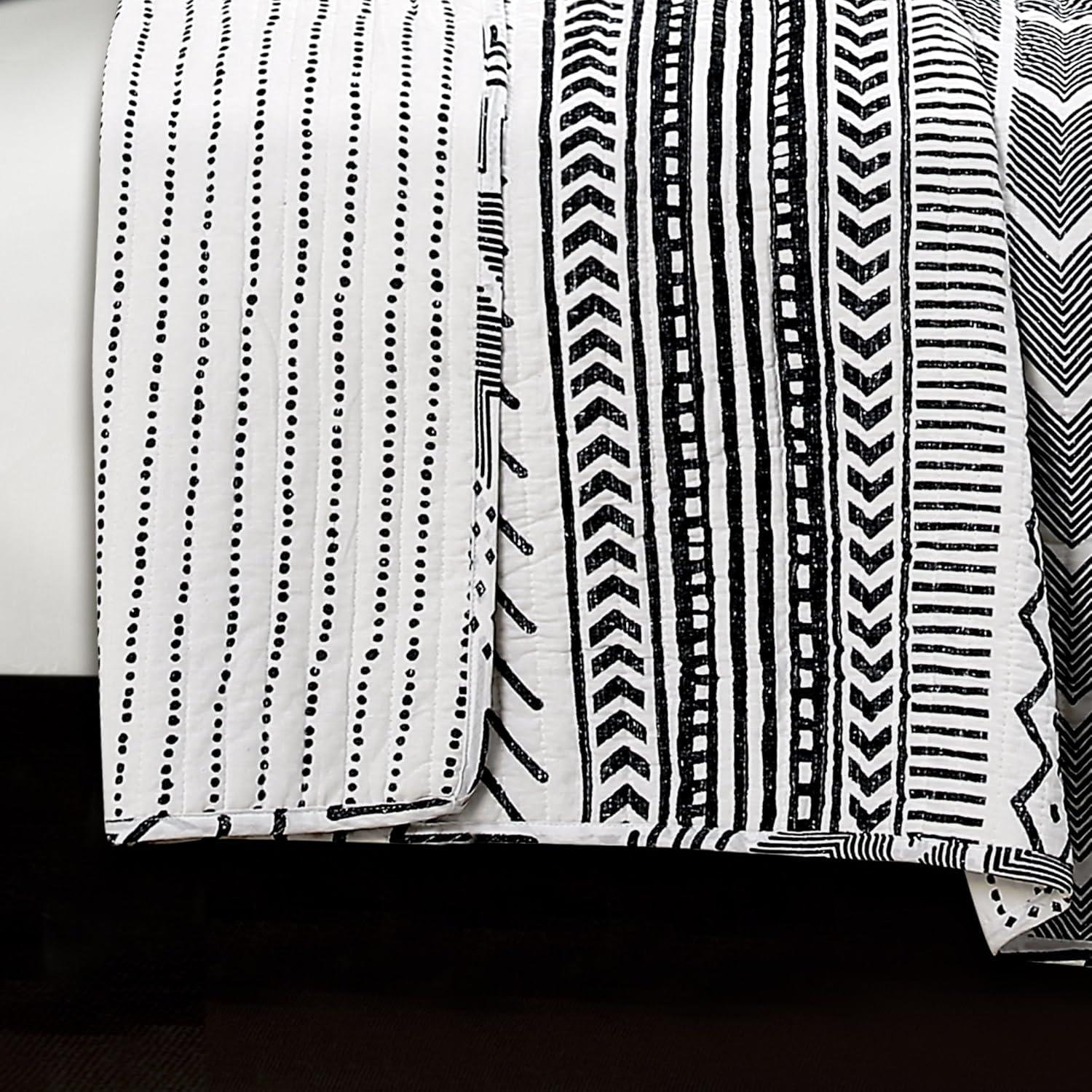 Lush Decor Hygge Geo Reversible Contemporary 3-Piece Quilt Set