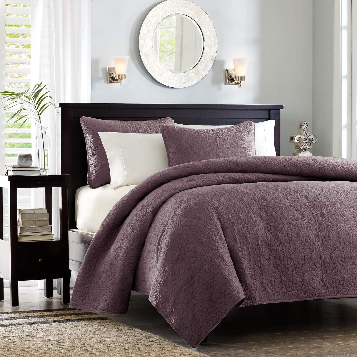 Quebec Reversible Quilt Set
