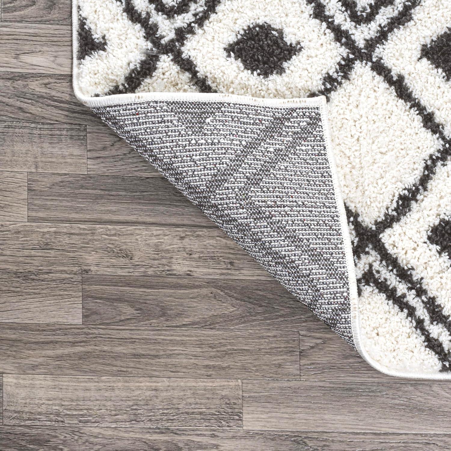 3'x5' Caimari Moroccan Diamond Shag Area Rug, White/Black - JONATHAN Y