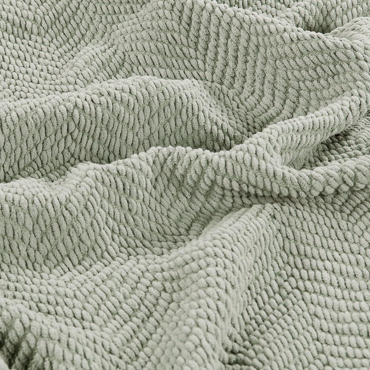 Cozy Diamond-Patterned Silver Knit Throw Blanket, 60"x50"