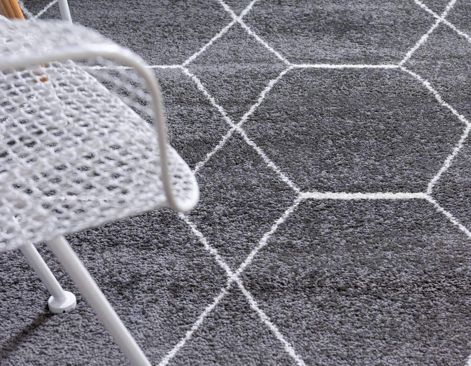 Dark Gray Octagon Synthetic Trellis Stain-Resistant Rug