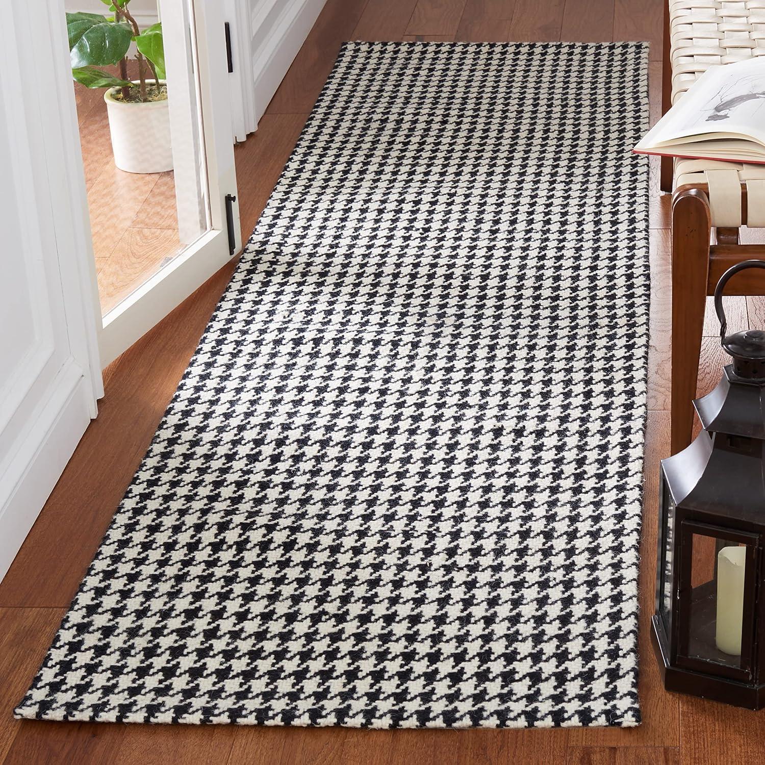 Marbella MRB319 Hand Woven Indoor Accent Rug - Black/Ivory - 3'x5' - Safavieh