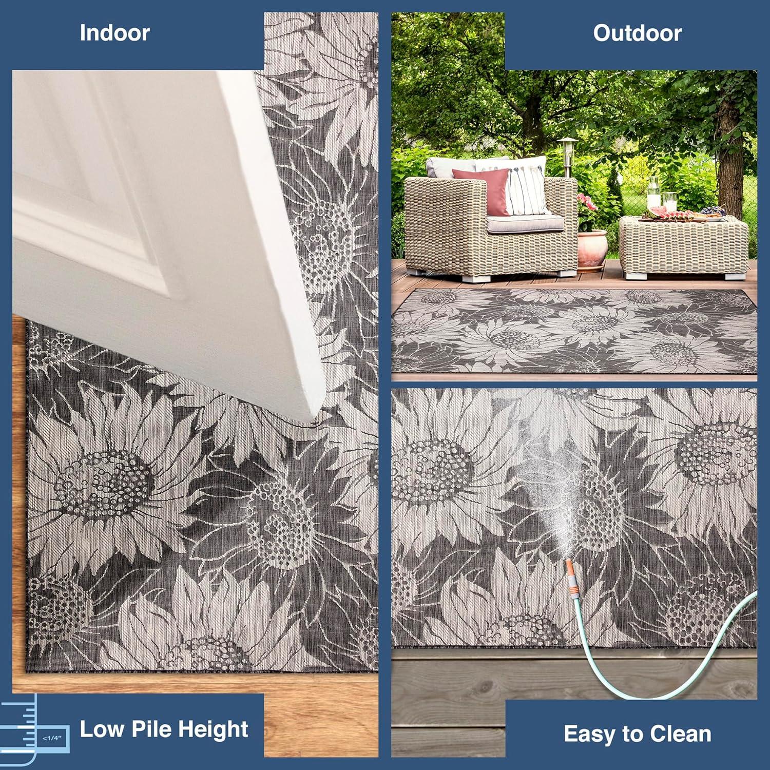 Liora Manne Carmel Sunflower Field Indoor/Outdoor Rug Black 4'10" x 7'6"