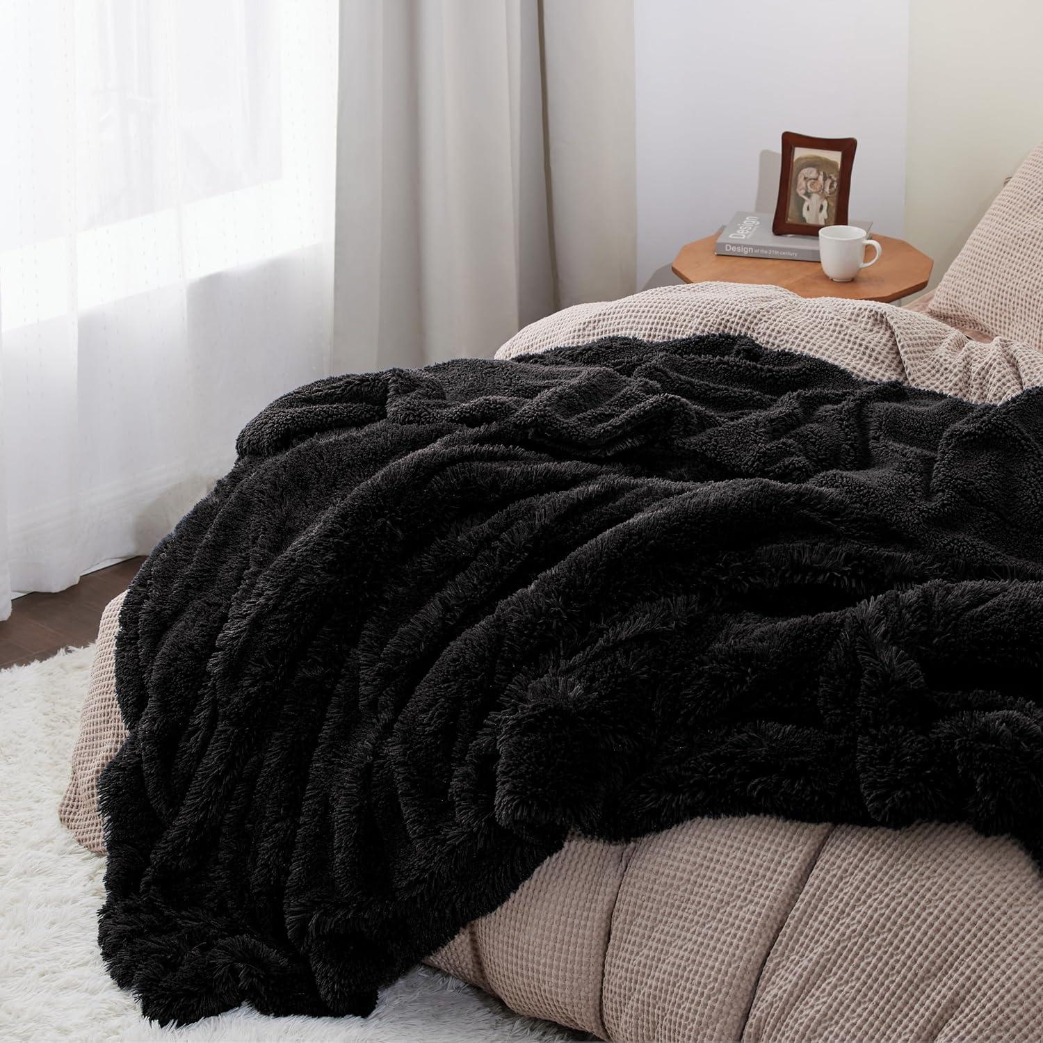 Soft Black Throw Blanket for Couch, Fluffy Fuzzy Blankets & Throws for Bed, Sofa, Cozy Plush Sherpa Fleece Faux Fur Blanket, Thick Warm Christmas Blanket Gifts for Women, Men, 50x60