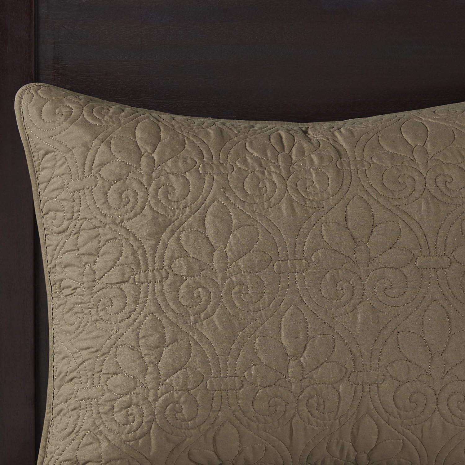 Madison Park Quebec Reversible Quilt Set