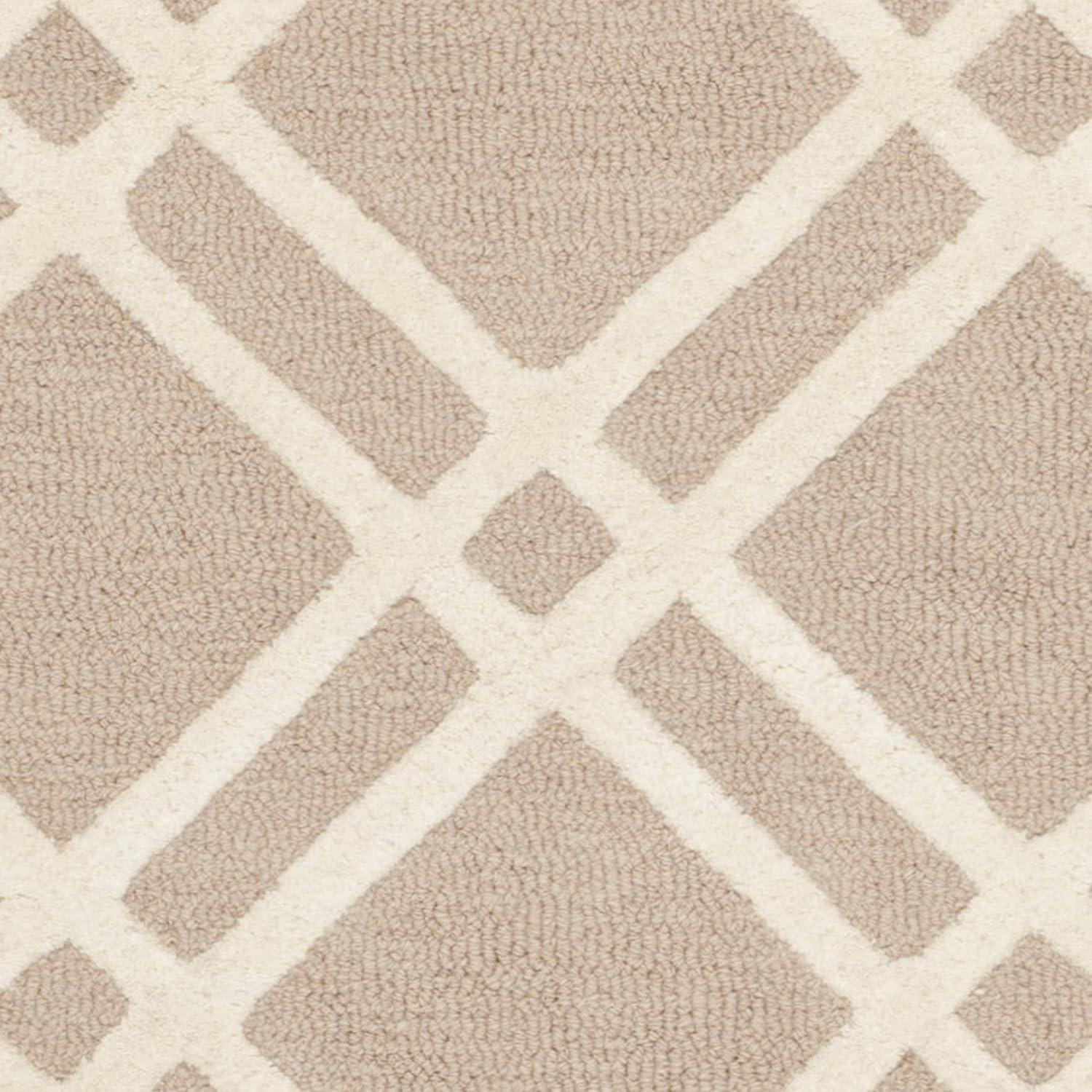 SAFAVIEH Cambridge CAM142J Handmade Beige / Ivory Rug