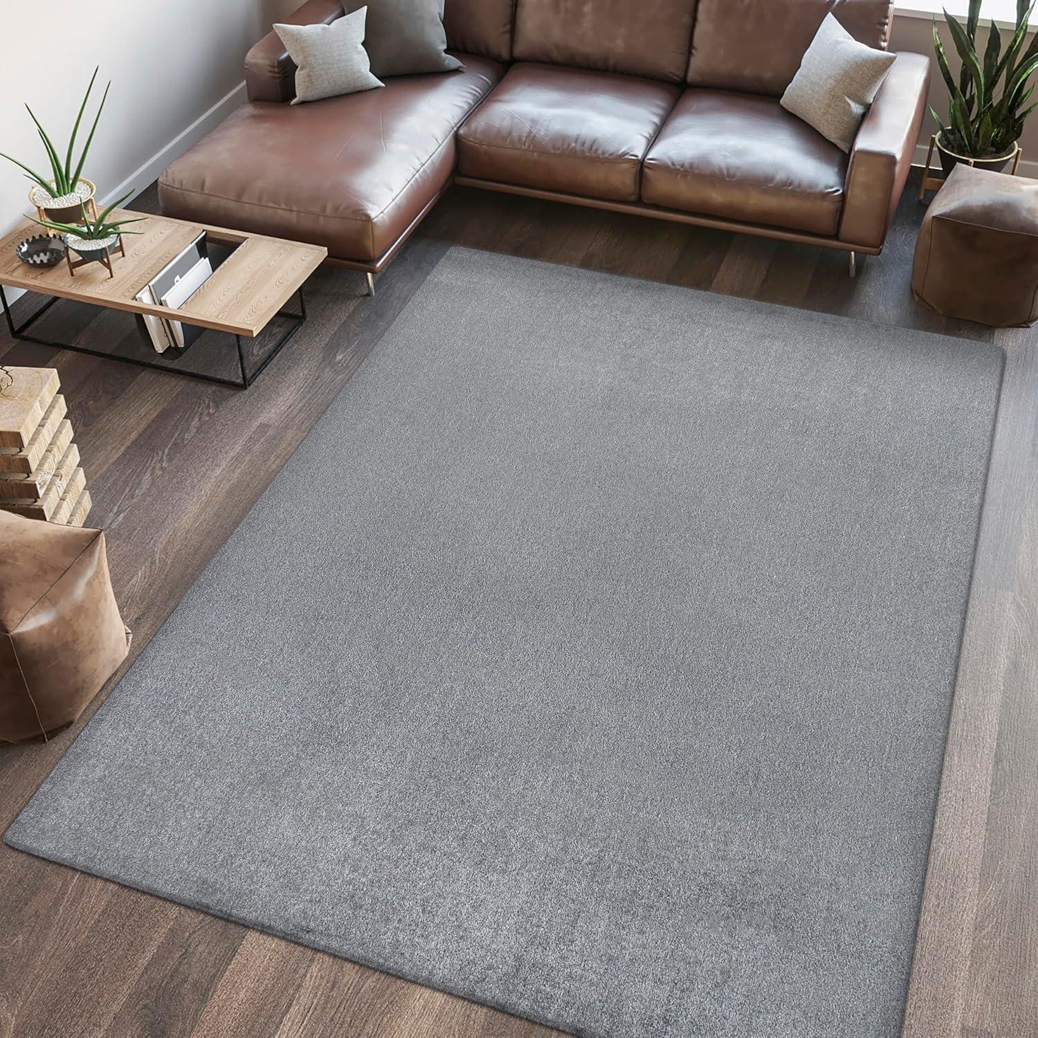 JONATHAN Y Twyla Classic Solid Low-Pile Machine-Washable Area Rug