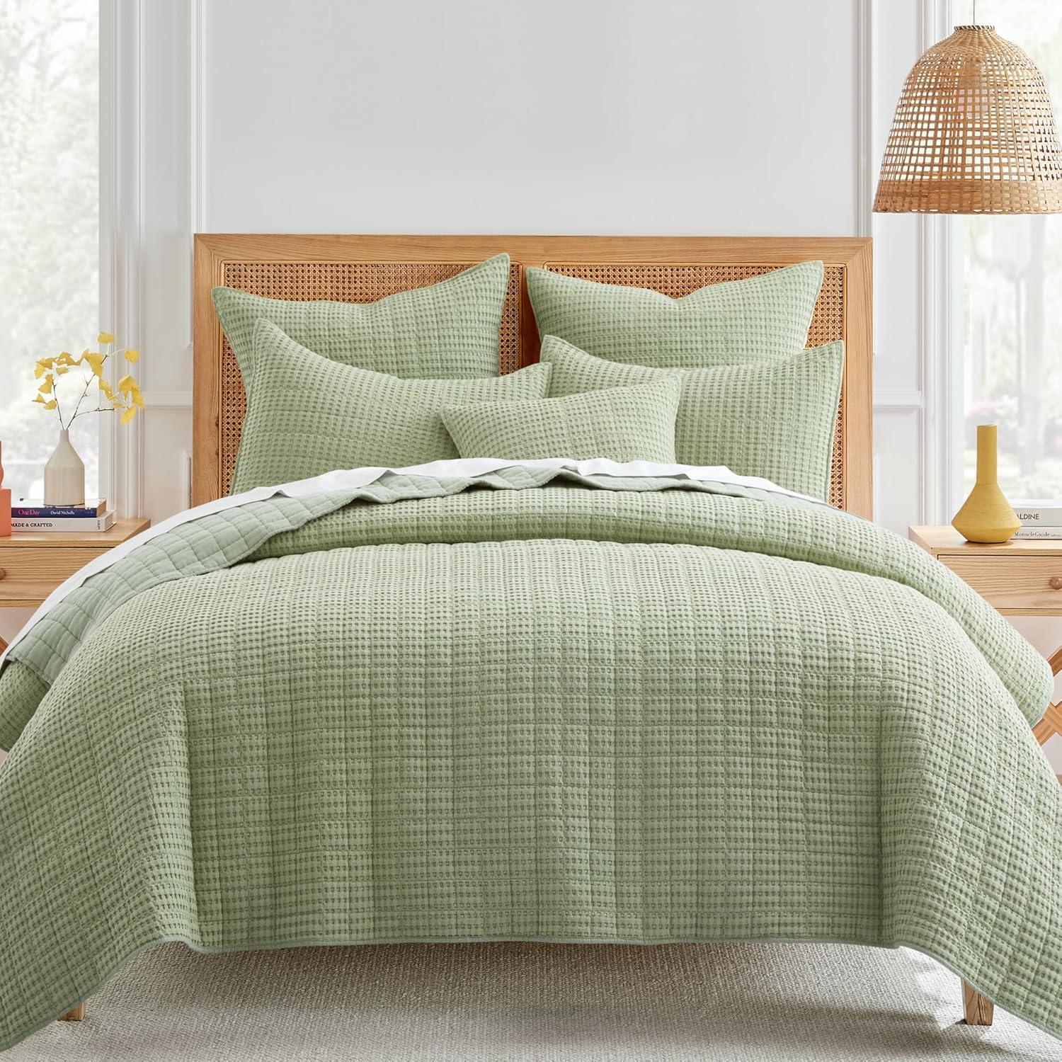 Sage Green Twin Microfiber Quilt Set with Pillow Sham