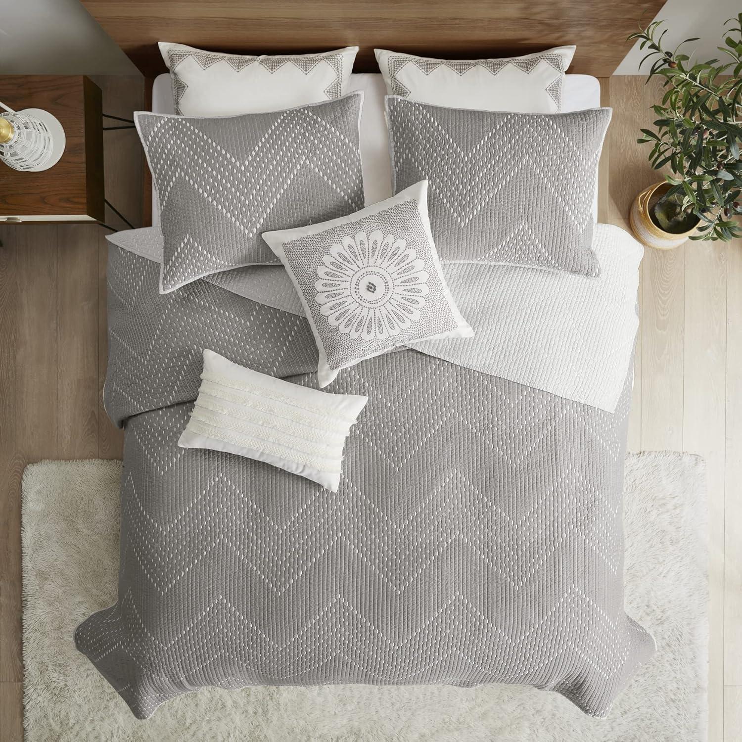 INK+IVY Pomona Winnie Embroidered Cotton 3 Piece Quilt Set