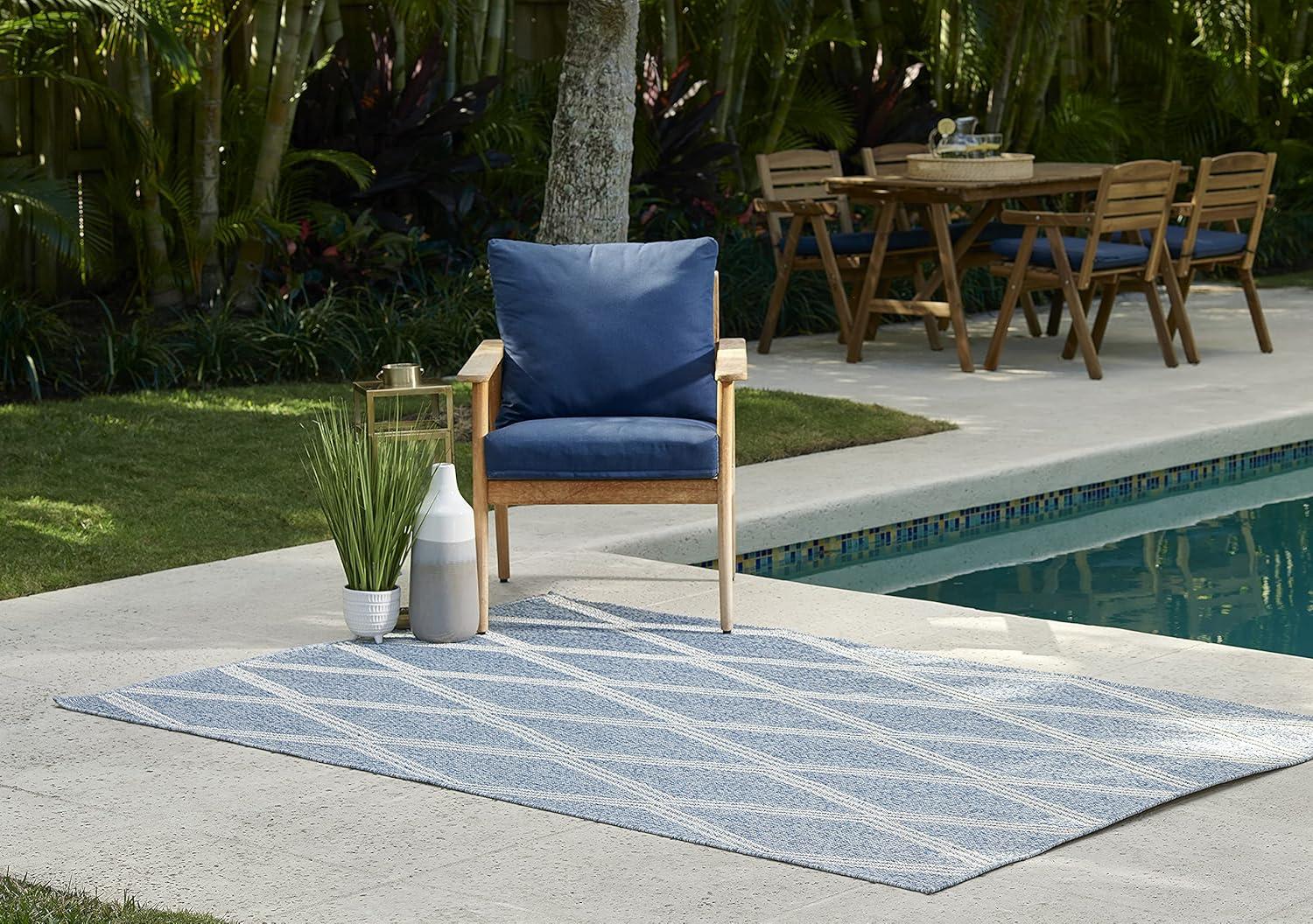 Momeni 2'x3' Hampton Ozzy Machine Loomed Indoor/Outdoor Accent Rug Blue