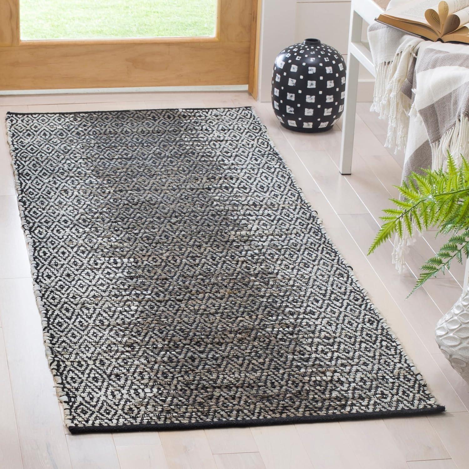 Handmade Vintage Leather Light Grey & Charcoal Accent Rug 2'3" x 4'