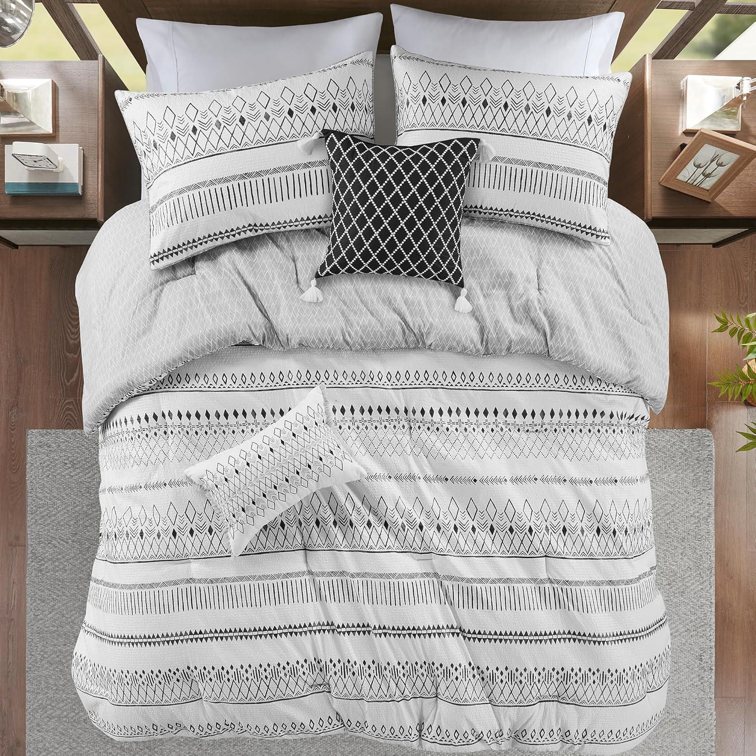 Madison Park Fraser 5 Piece Printed Seersucker Comforter Set with Throw Pillows