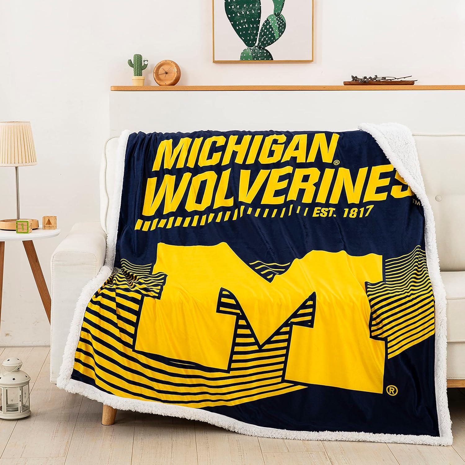 Michigan Wolverines Navy and Yellow Sherpa Throw Blanket