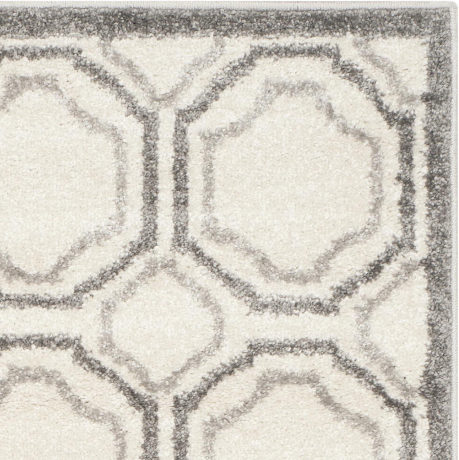 Amherst AMT411 Power Loomed Accent Rug - Ivory/Light Grey - 3'x5' - Safavieh.