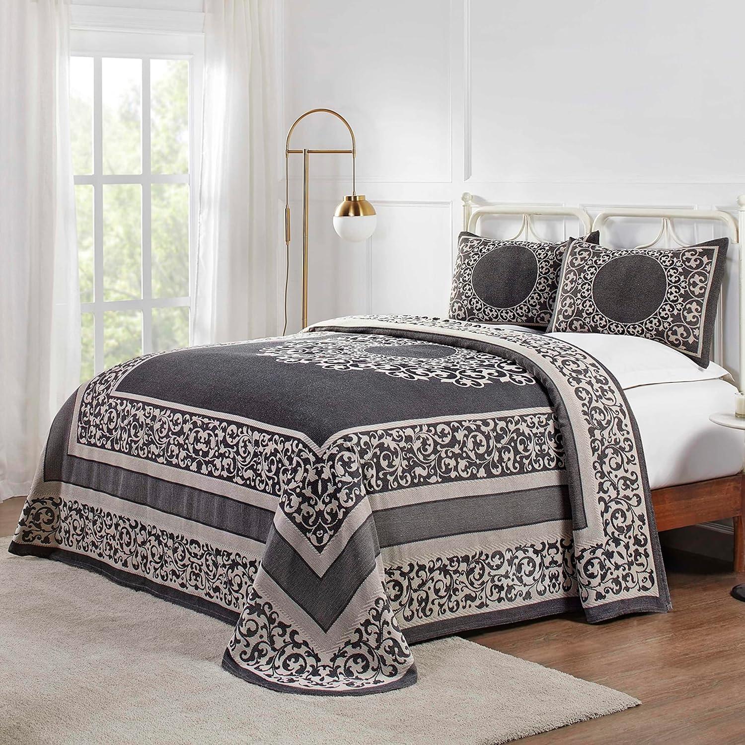 Fifer Lightweight Cotton Blend Oversized Jacquard Farmhouse Mandala Bedspread Set