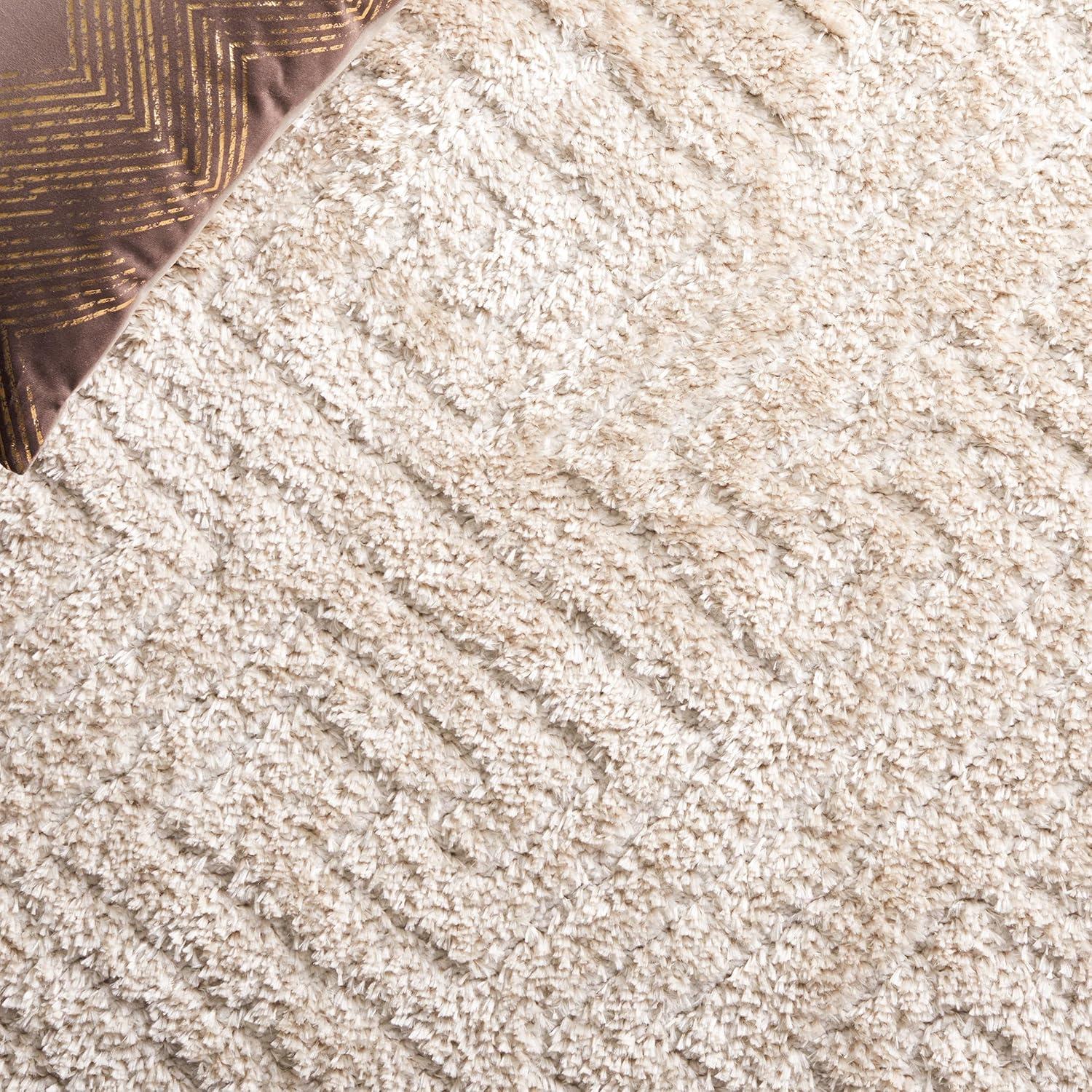 Tahoe Shag THO652 Power Loomed Indoor Area Rug - Beige - 5'x7' - Safavieh