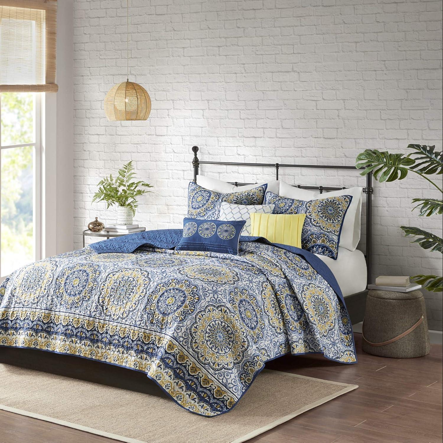 Madison Park 6 Piece Reversible Quilt Set with Throw Pillows