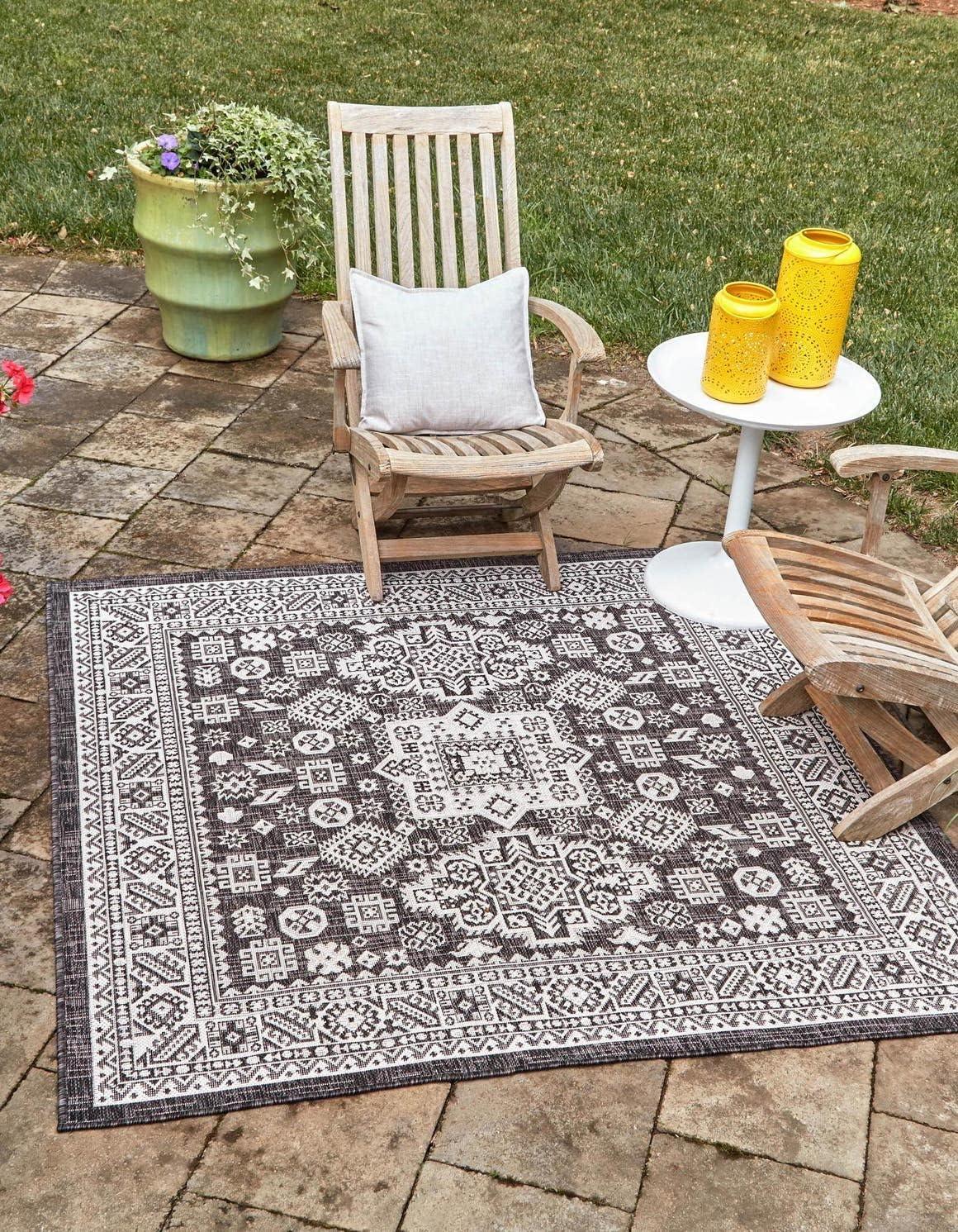 Unique Loom 7' 10 x 7' 10 Square Indoor/Outdoor Aztec Charcoal Gray Area Rug