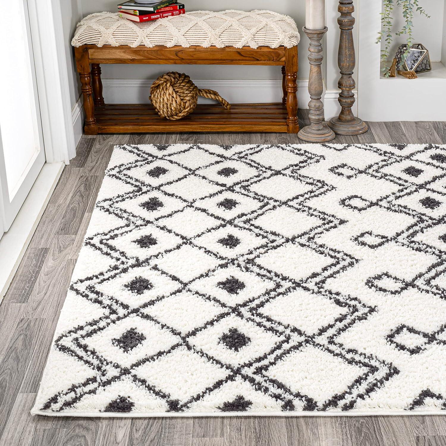 3'x5' Caimari Moroccan Diamond Shag Area Rug, White/Black - JONATHAN Y