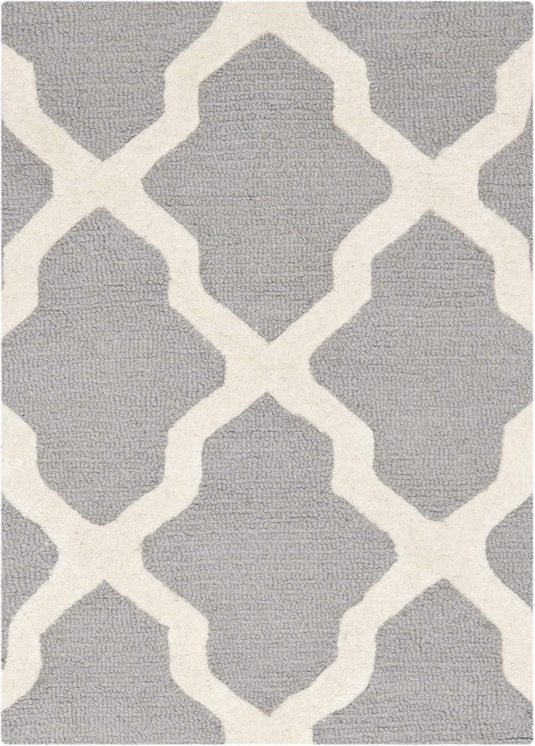 Silver and Ivory Handmade Wool Trellis Accent Rug 2' x 3'