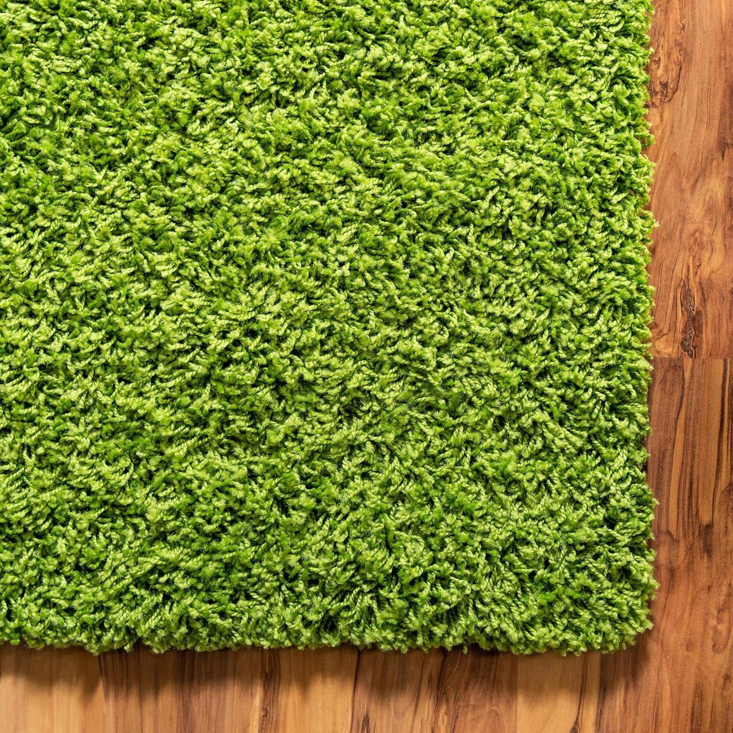 Unique Loom 2' 7 x 10' 0 Solid Shag Grass Green Area Rug