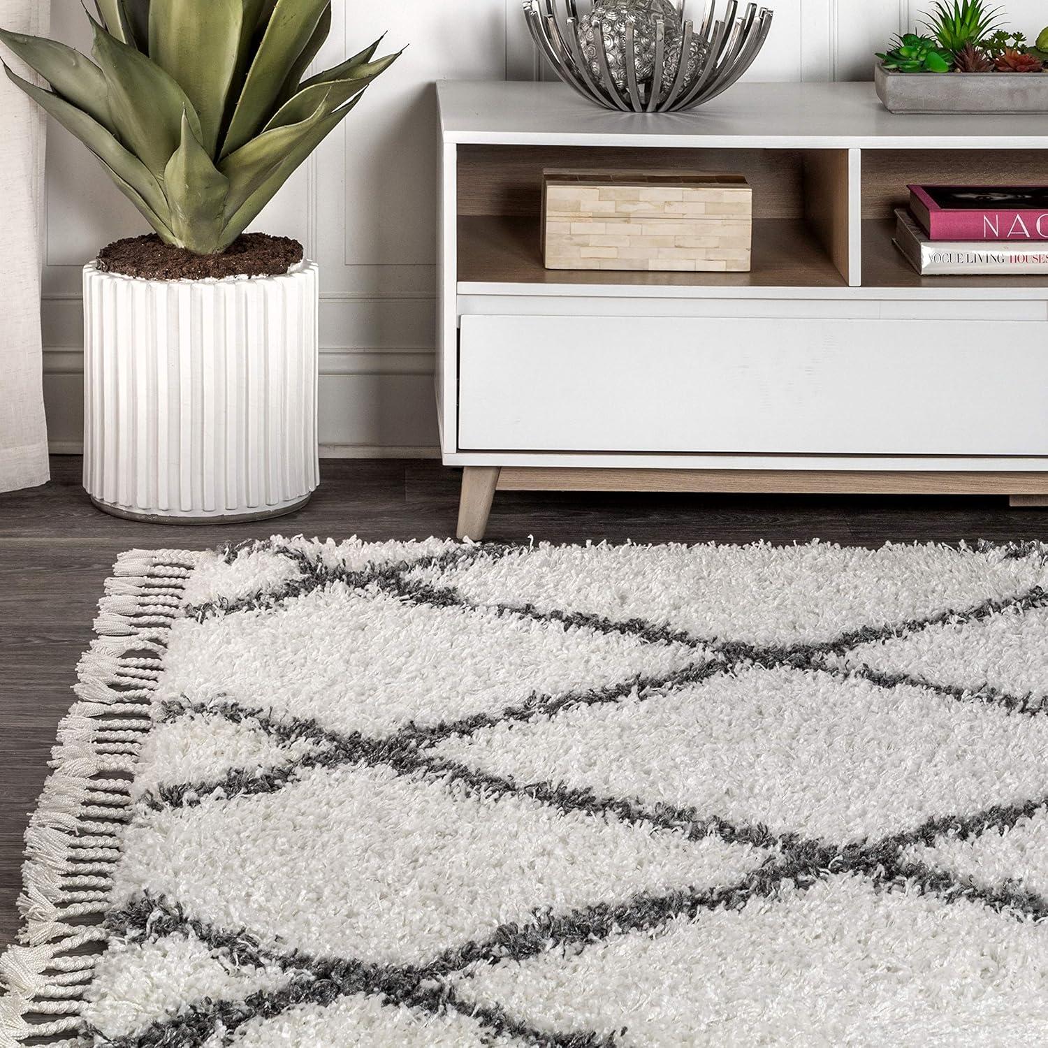 Reversible Moroccan Geometric Trellis Grey/Cream Shag Rug - 3x5 Feet