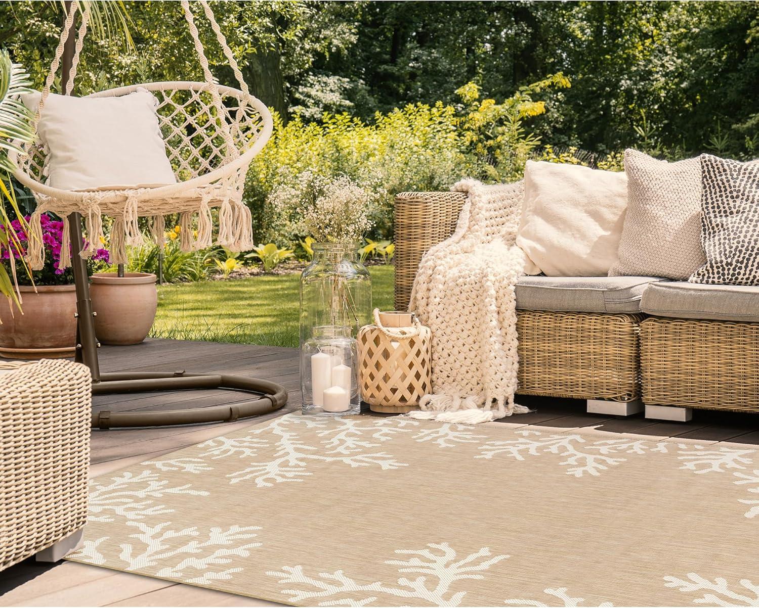 Liora Manne Carmel Coral Border Indoor/Outdoor Rug Sand 7'10" x 9'10"