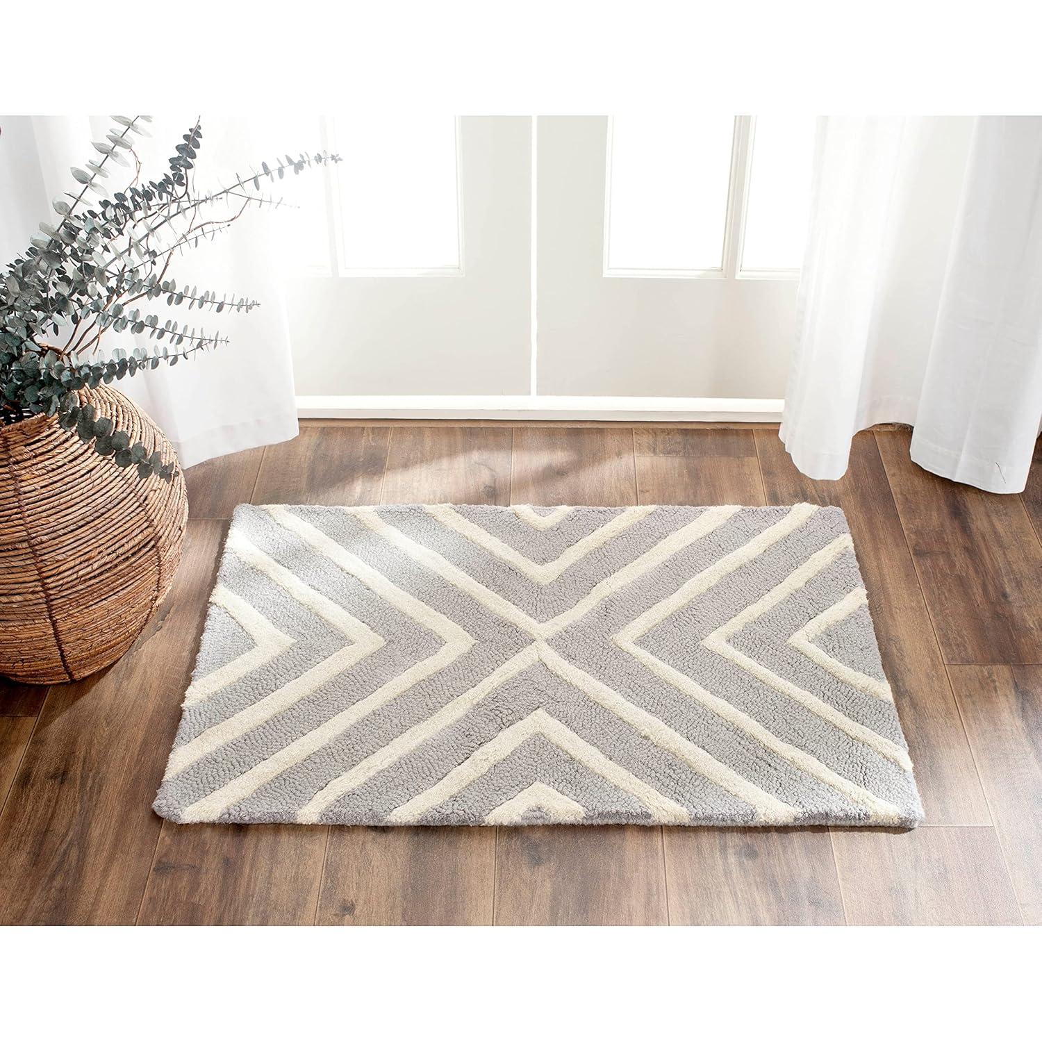 SAFAVIEH Cambridge Lilly Geometric Wool Area Rug, Dark Grey/Ivory, 5' x 8'