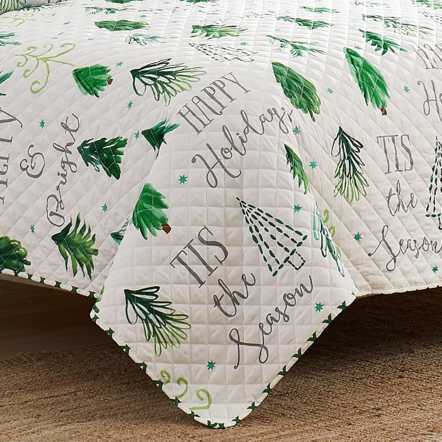 Avanti Linens - Quilt Set, Super Soft Bedding with Matching Shams, Holiday Room Decor (Christmas Tree Collection, Full/Queen)