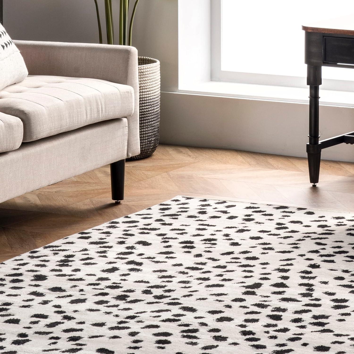 Easy-Care Beige Synthetic 5'x8' Leopard Print Area Rug