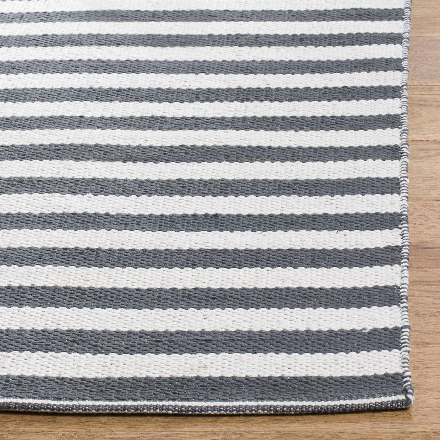 Montauk MTK715 Hand Woven Indoor Rug - Safavieh