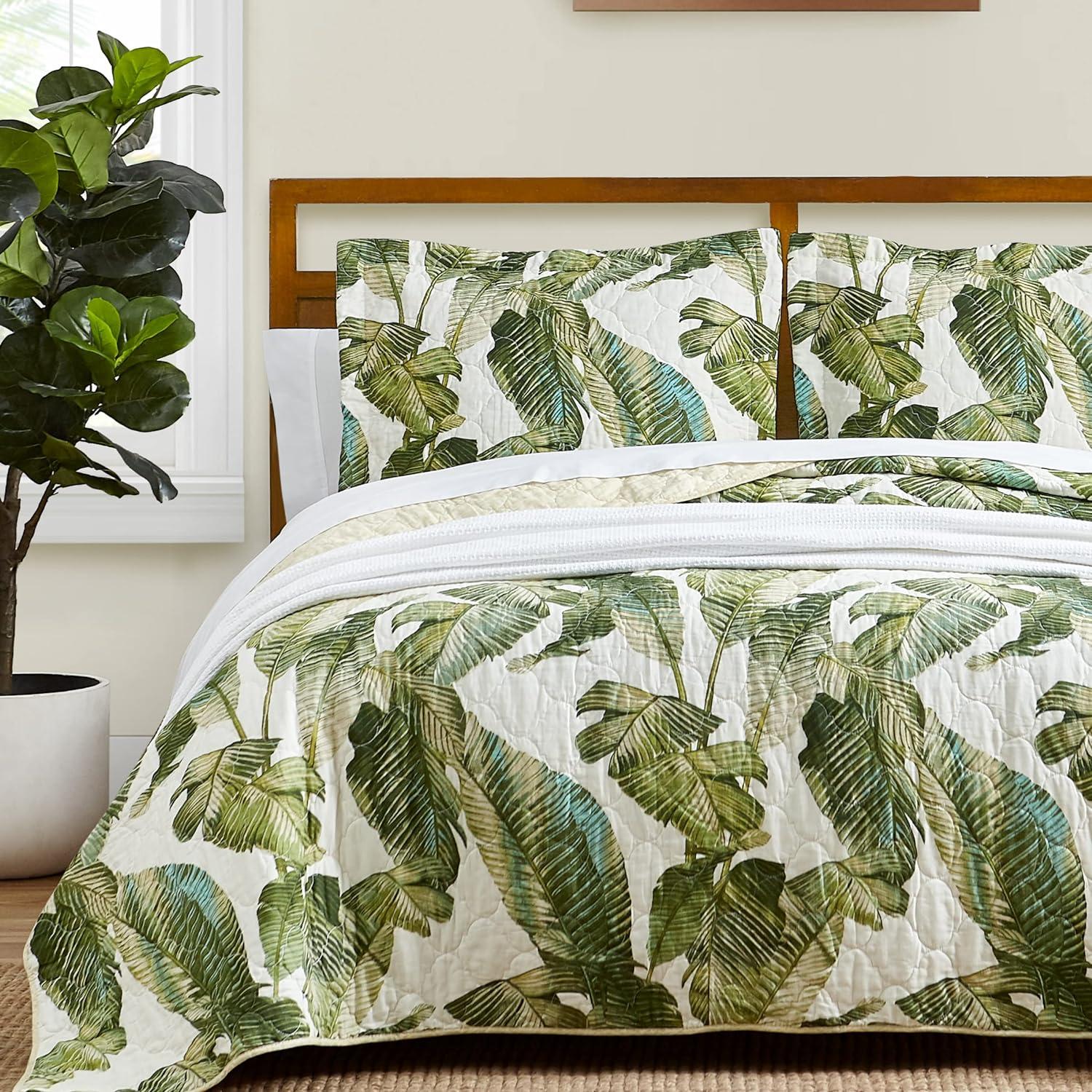 Twin White Cotton Reversible Quilt Set with Green Palm Design