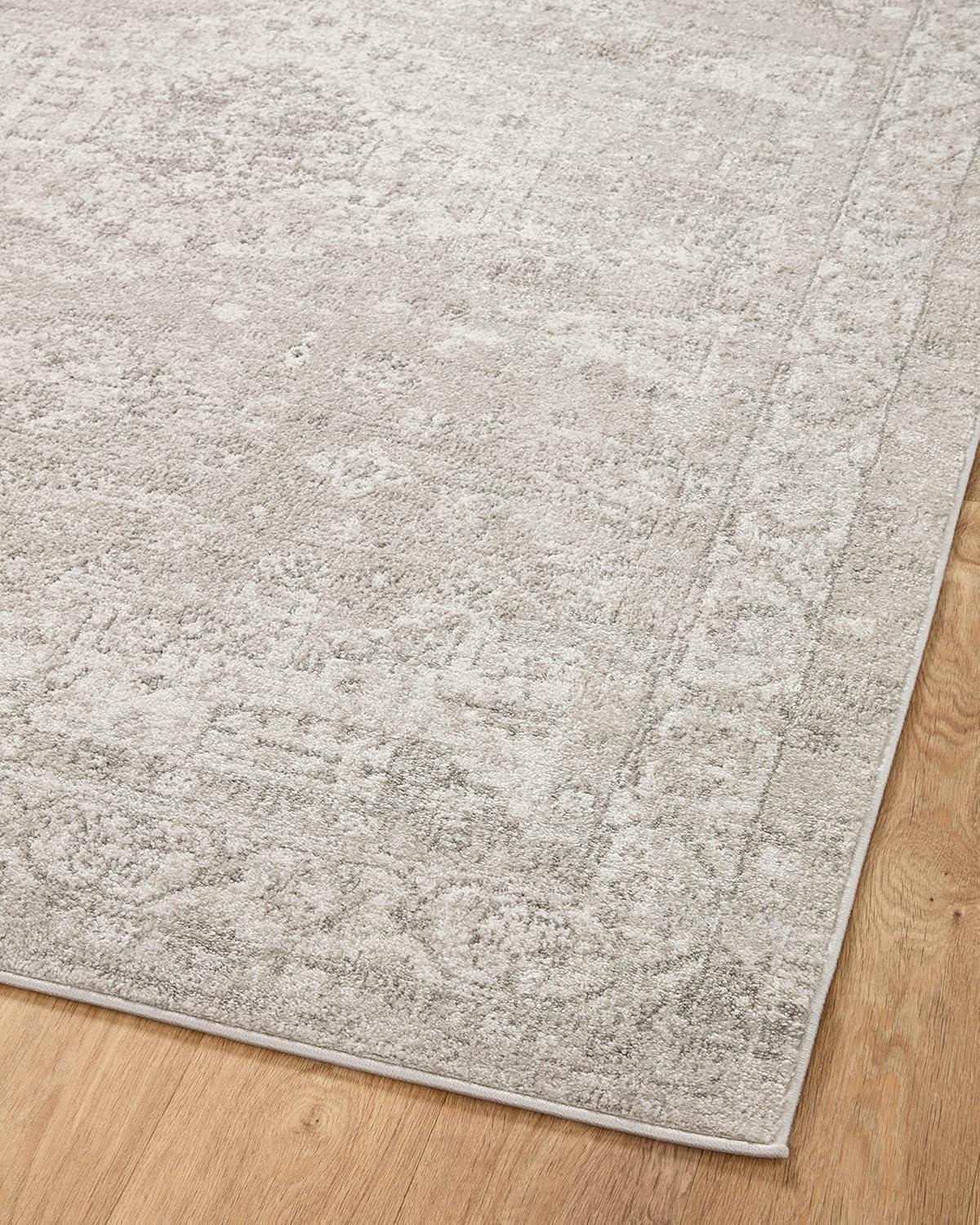 Odette Ivory & Silver Vintage-Inspired 5'-3" x 7'-9" Area Rug