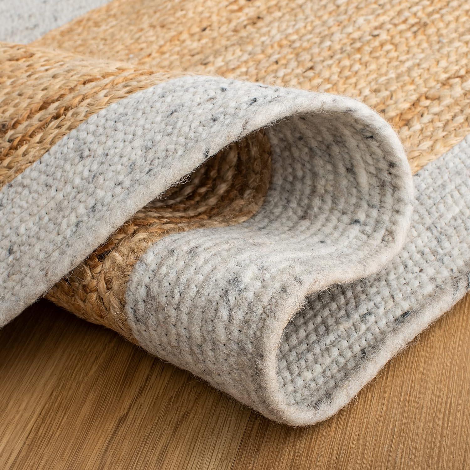 Braided BRD910 Hand Woven Indoor Area Rug - Light Grey/Natural - 6' Round - Safavieh