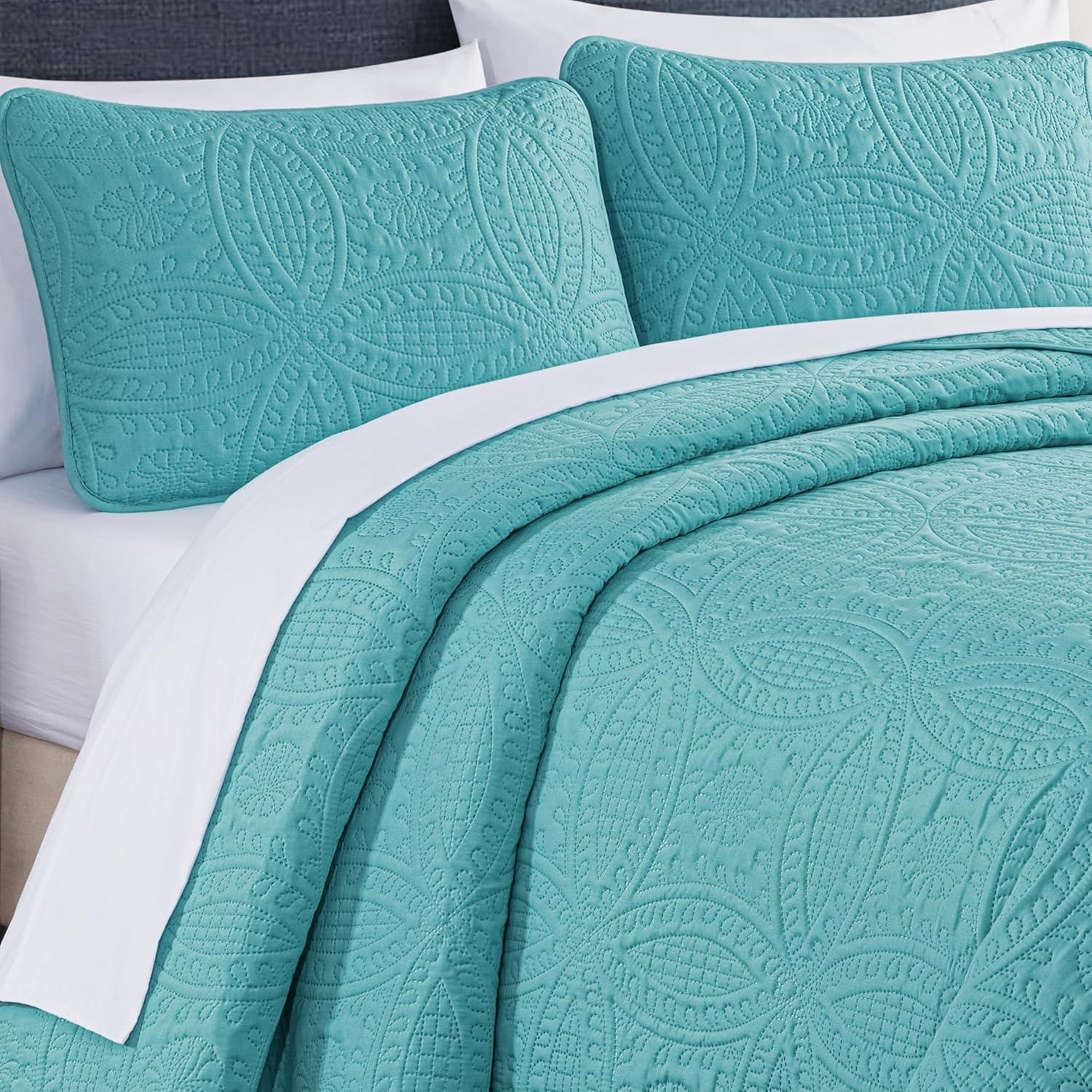 Chezmoi Collection Austin Standard Geometric Shapes Coverlet Set