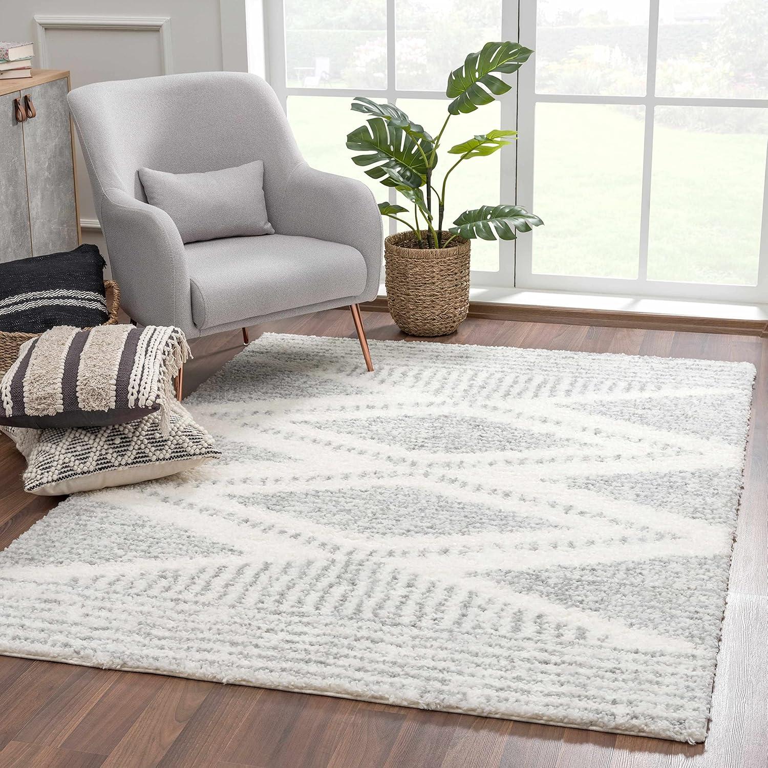 Gray and Cream Trellis Plush Shag Area Rug 5'3" x 7'3"