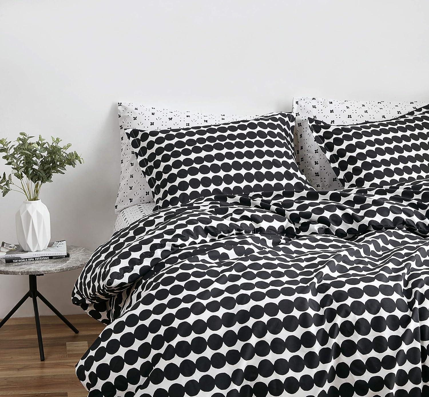 Marimekko Rasymatto Black Cotton Comforter Set & Reviews | Wayfair