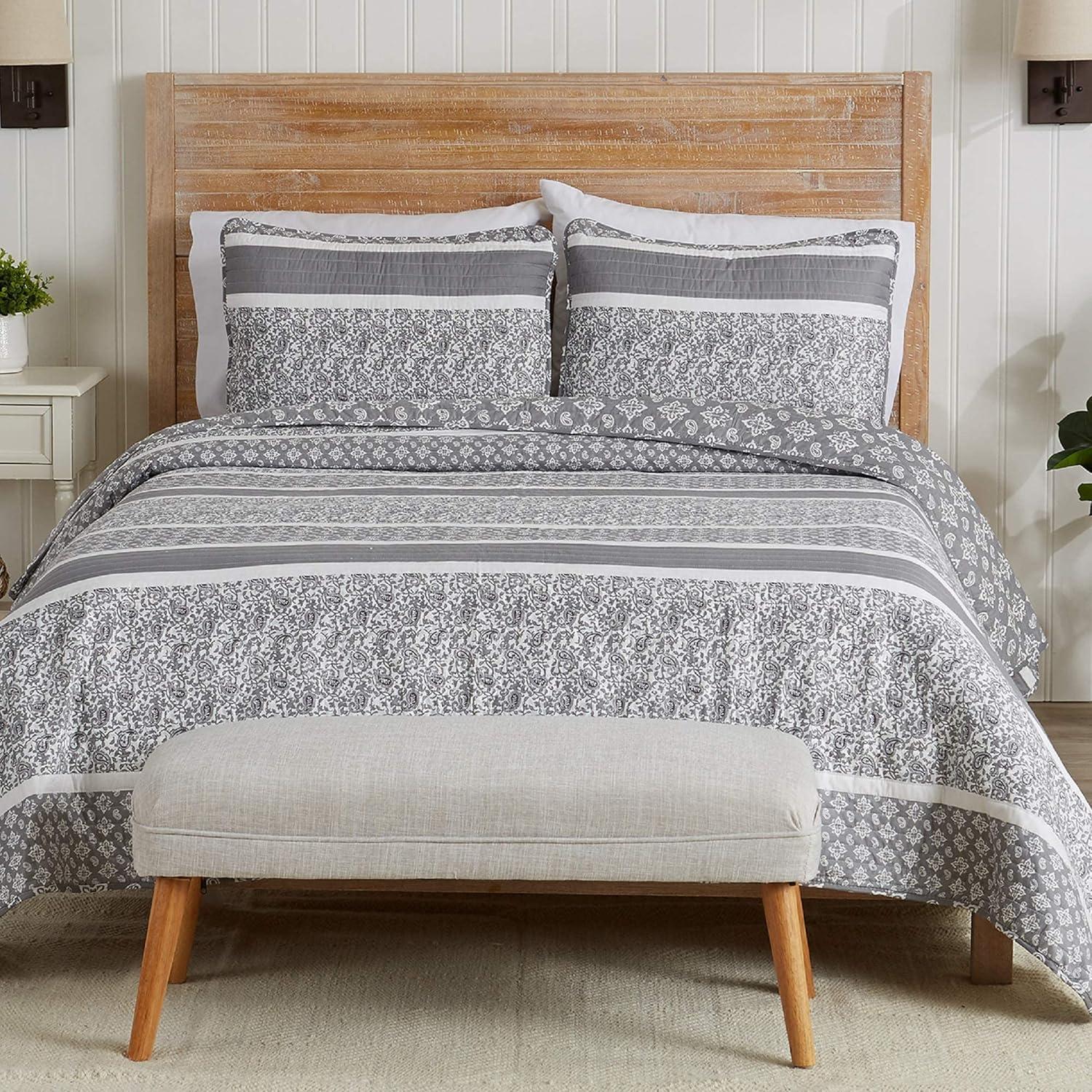 Kadi Traditional Quilted Striped Quilt Set