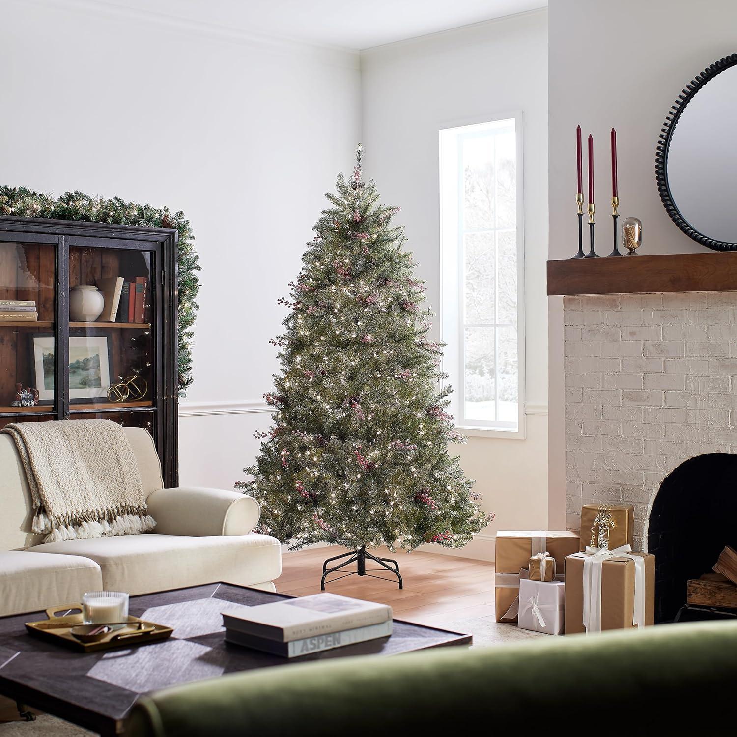 The Holiday Aisle® Dunhill Fir Tree with Clear Lights